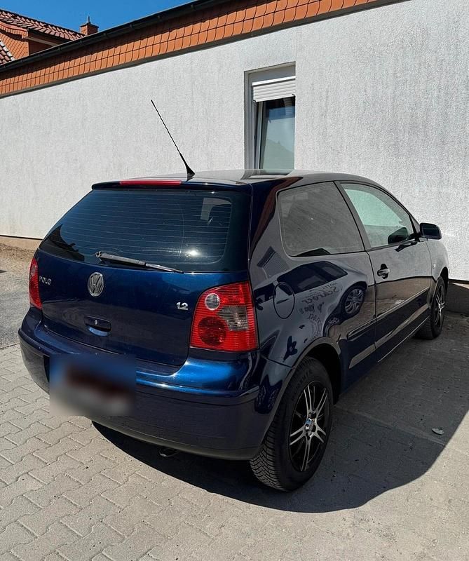 Blau Gebraucht 2004 VW Polo Kleinwagen | 1.200 € (Fairer Preis) - Bild 1/4