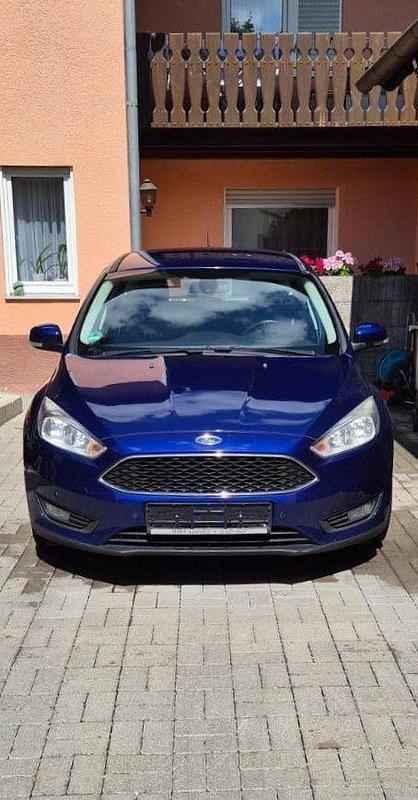 Blau Gebraucht 2015 Ford Focus Business Edition Kombi | 5.500 € (Teuer) - Bild 1/4
