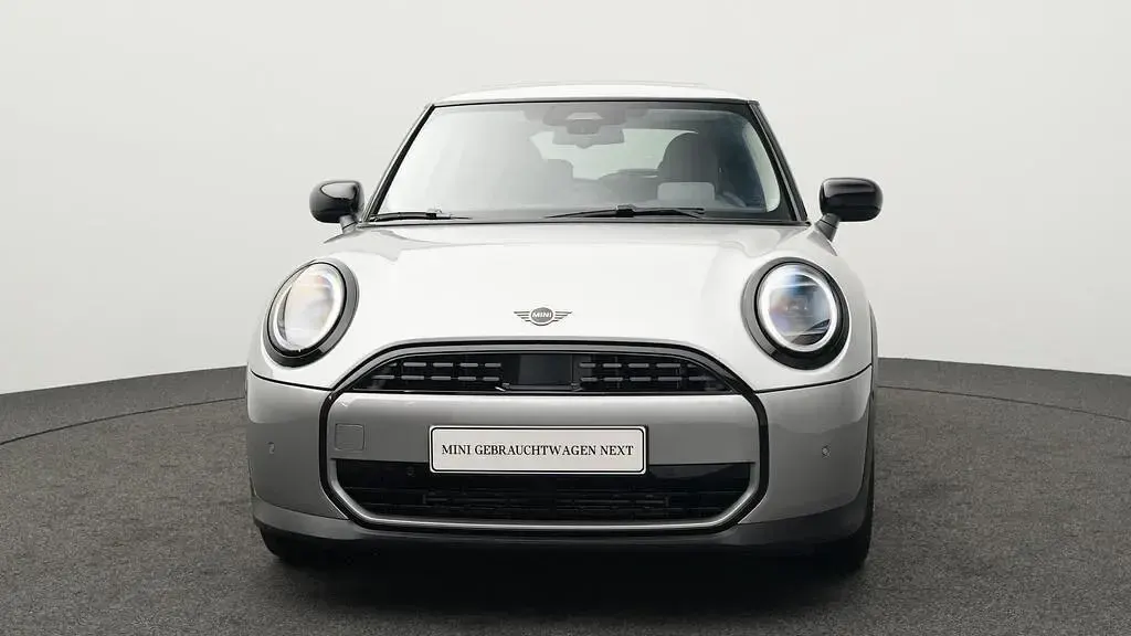 Używany Mini Cooper Classic 156 KM (114 kW) 2024 Szary Hatchback