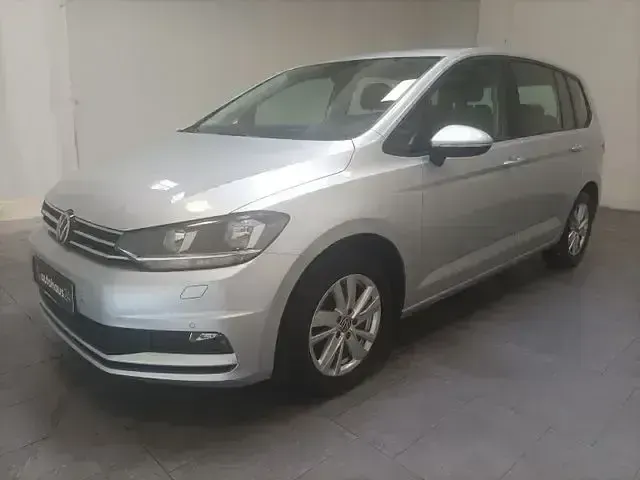 Gebraucht VW Touran Comfortline 122 PS (89 kW) 2022 Silber Van / Kleinbus