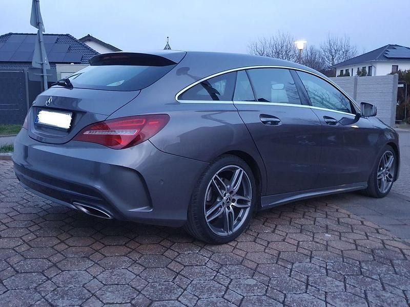 Gebraucht Mercedes CLA220 Shooting Brake AMG line 177 PS (130 kW) 2017 Grau Kombi