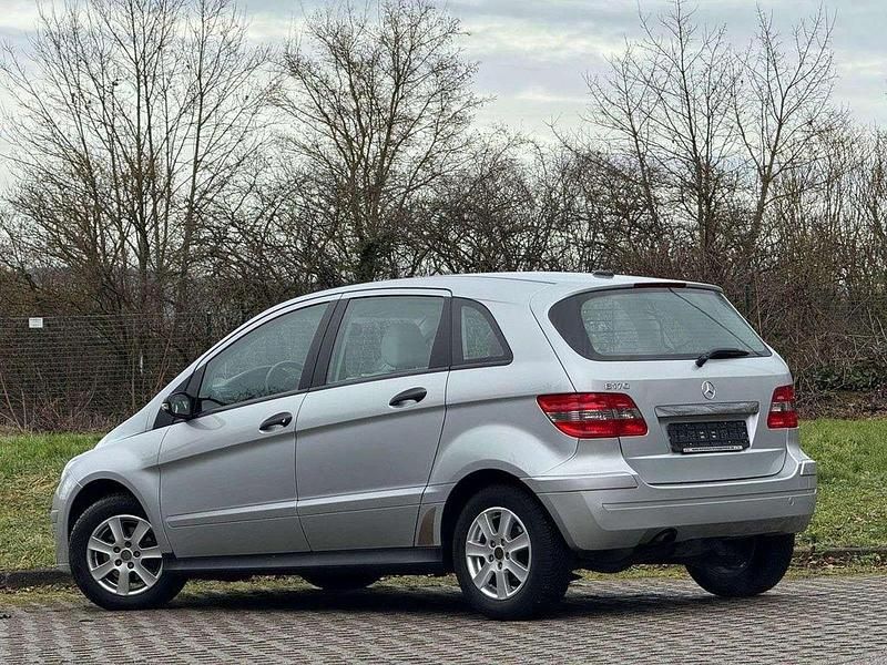 Gebraucht Mercedes B170 116 PS (85 kW) 2006 Silber Van / Kleinbus