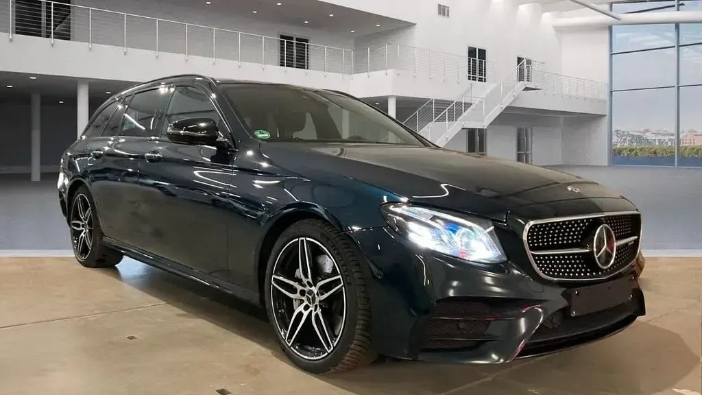 Gebraucht Mercedes E43 AMG AMG 401 PS (294 kW) 2018 Blau Limousine