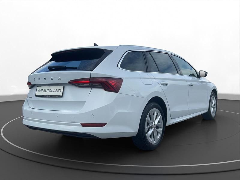 Gebraucht Skoda Octavia Style 150 PS (110 kW) 2023 Moon weiss Kombi