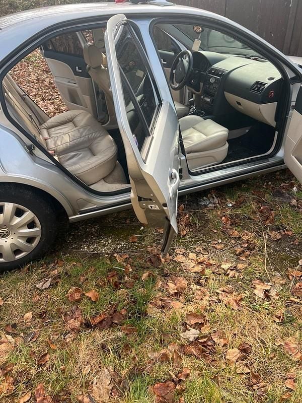 Gebraucht Ford Mondeo 110 PS (80 kW) 2001 Grau Kombi