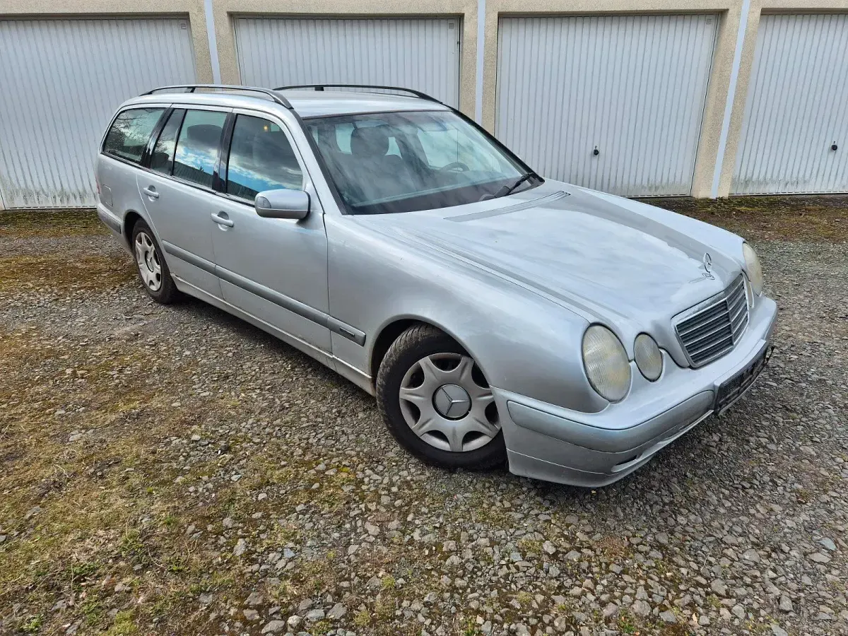 Gebraucht Mercedes E200 163 PS (119 kW) 2000 Silber Kombi