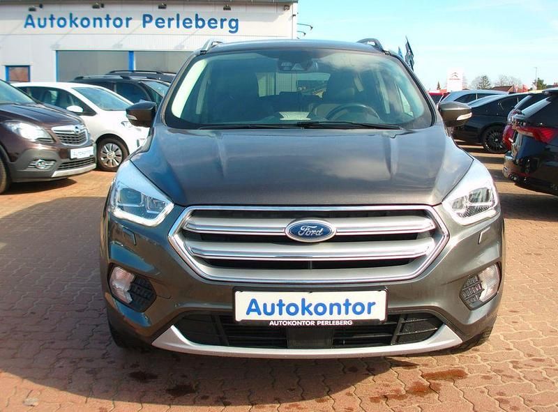 Gebraucht Ford Kuga Titanium 179 PS (131 kW) 2018 Grau SUV