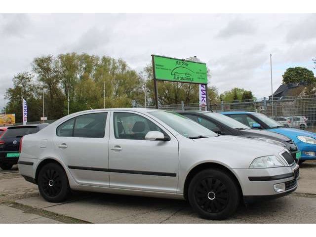 Diamantsilber met. Gebraucht 2004 Skoda Octavia Ambiente Kleinwagen | 3.190 € (Fairer Preis) - Bild 1/4