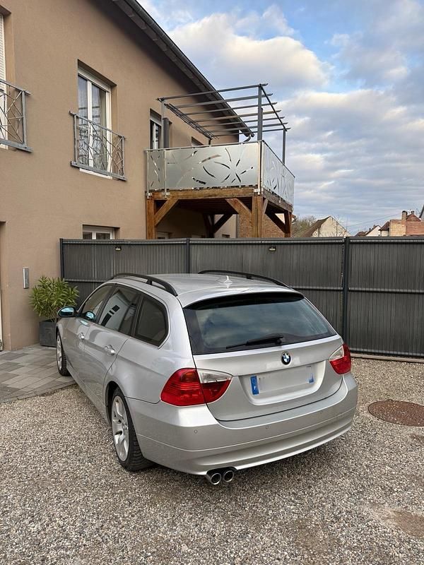 Gebraucht BMW 330 231 PS (169 kW) 2007 Limousine