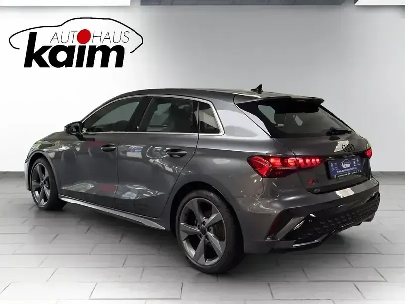 Gebraucht Audi A3 S-Line 150 PS (110 kW) 2024 Grau Limousine