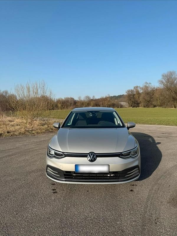 Gebraucht VW Golf VIII 110 PS (80 kW) 2023 Silber Limousine