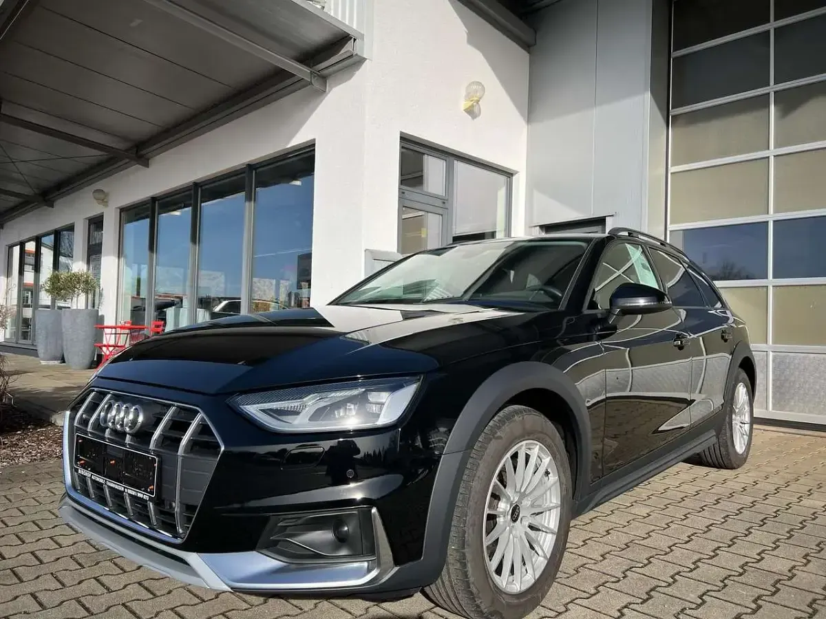 Gebraucht Audi A4 Allroad Business 204 PS (150 kW) 2023 Brillantschwarz Kombi