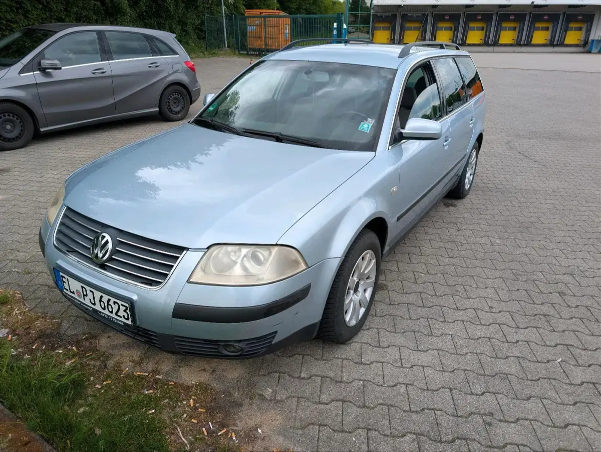 Gebraucht VW Passat 130 PS (95 kW) 2003 Blau Kombi