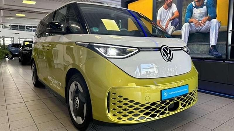 Gebraucht VW ID. Buzz Pro 150 kW (204 PS) 2024 Candyweiß/limonengelb meta... Van / Kleinbus
