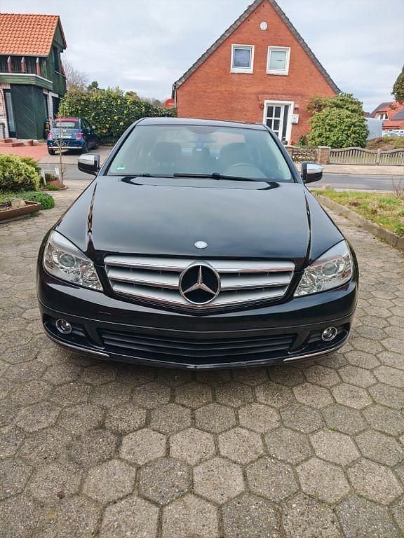 Second-hand Mercedes C200 Classic 184 CP (135 kW) 2007 Negru Berlinǎ