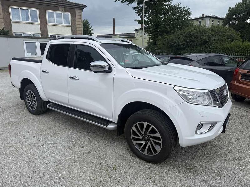 Weiß Gebraucht 2016 Nissan Navara Tekna Abholung | 13.900 € (Etwas zu teuer) - Bild 1/4
