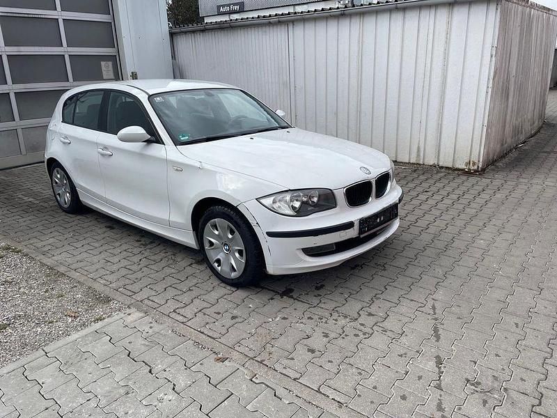 Gebraucht BMW 116 122 PS (89 kW) 2009 Weiß Kleinwagen