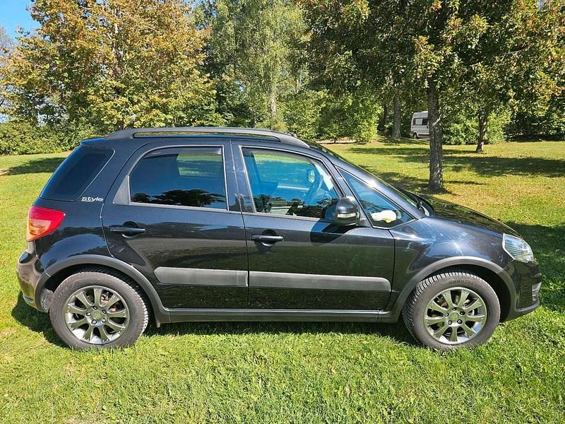 Gebraucht Suzuki SX4 120 PS (88 kW) 2011 Schwarz Kleinwagen