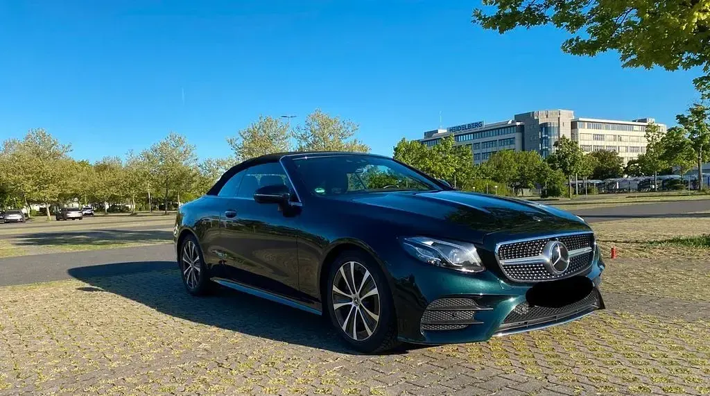 Gebraucht Mercedes E220 AMG line 194 PS (142 kW) 2018 Grün Cabrio