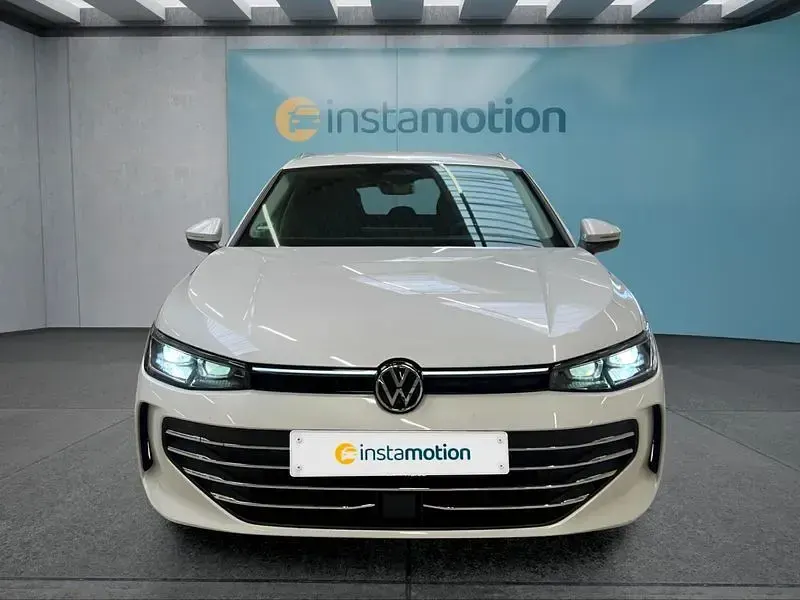 Gebraucht VW Passat 150 PS (110 kW) 2026 Weiß Kombi