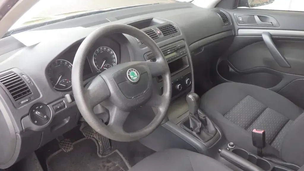 Gebraucht Skoda Octavia Active 105 PS (77 kW) 2012 Schwarz Kombi