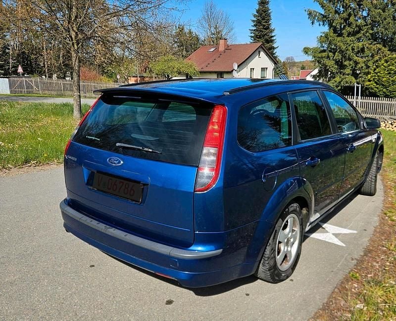 Używany Ford Focus 125 KM (91 kW) 2007 Niebieski Kombi