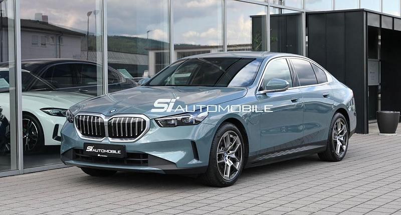 Cape york grün Gebraucht 2024 BMW 550e Performance Limousine | 67.950 € (Superpreis) - Bild 1/4
