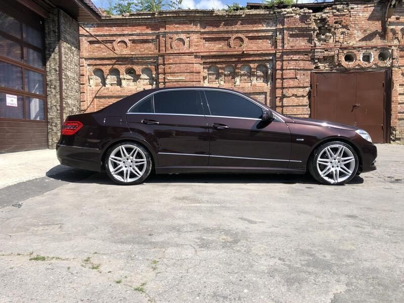 Braun Gebraucht 2012 Mercedes E350 Avantgarde Limousine | 11.700 € (Fairer Preis) - Bild 1/4