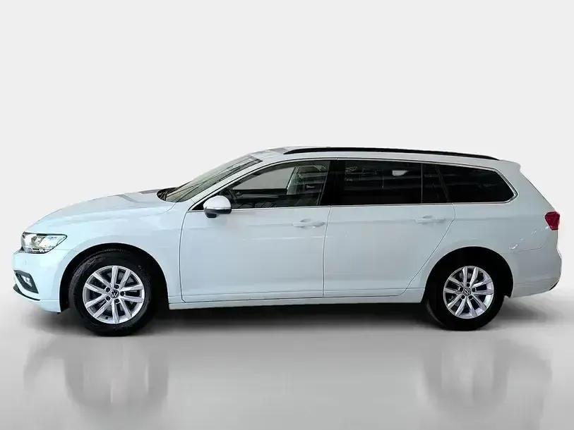 Gebraucht VW Passat Business 150 PS (110 kW) 2023 Gletscherweiß Kombi