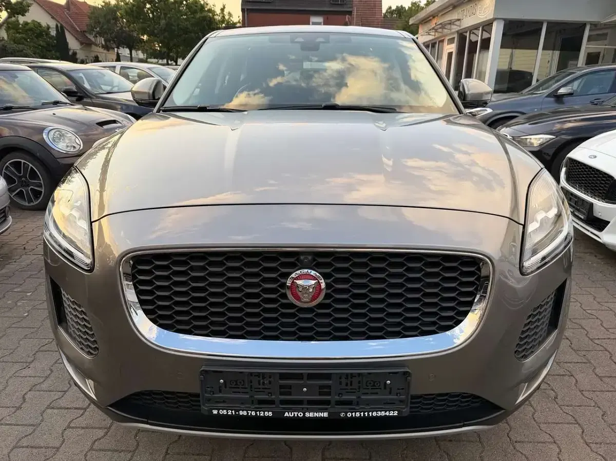 Gebraucht Jaguar E-Pace 200 PS (147 kW) 2019 Silicon silver SUV