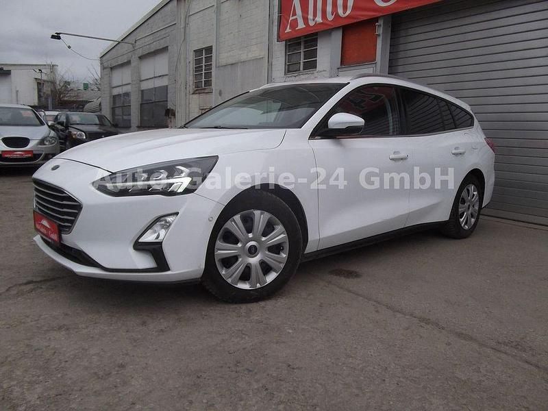 Weiß Gebraucht 2020 Ford Focus Cool & Connect Kombi | 9.499 € (Superpreis) - Bild 1/4