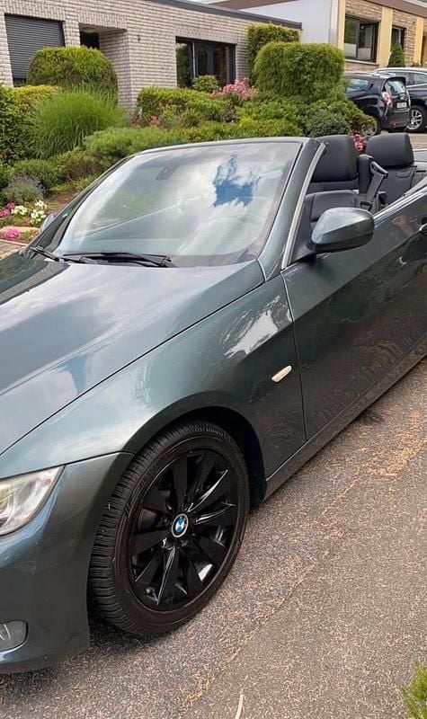 Gebraucht BMW 328 Cabriolet 233 PS (171 kW) 2010 Grau Cabrio