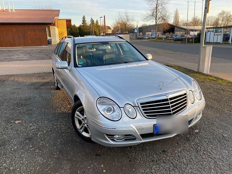 Silber Gebraucht 2008 Mercedes E280 Kombi | 6.300 € - Bild 1/4