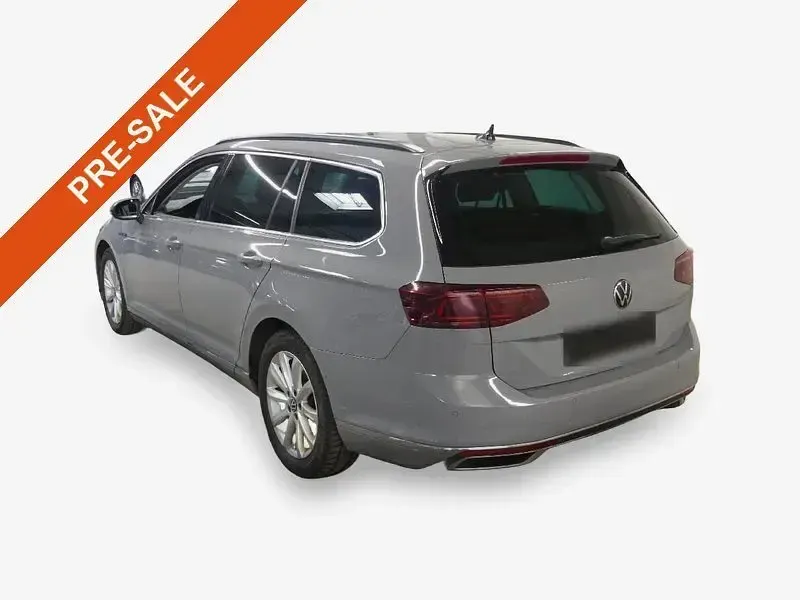 Gebraucht VW Passat 218 PS (160 kW) 2022 Grau Kombi