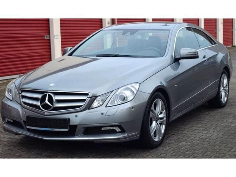 Gebraucht Mercedes E350 292 PS (214 kW) 2010 Silber Coupé