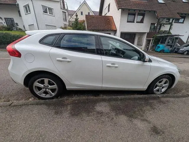 Gebraucht Volvo V40 Linje You! 120 PS (88 kW) 2016 Weiß Limousine