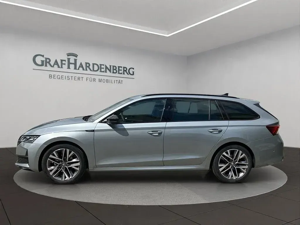 Neu Skoda Octavia SportLine 150 PS (110 kW) 2026 Silber Kombi