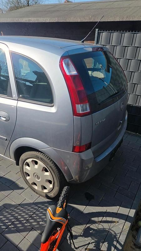 Gebraucht Opel Meriva 90 PS (66 kW) 2005 Silber Van / Kleinbus