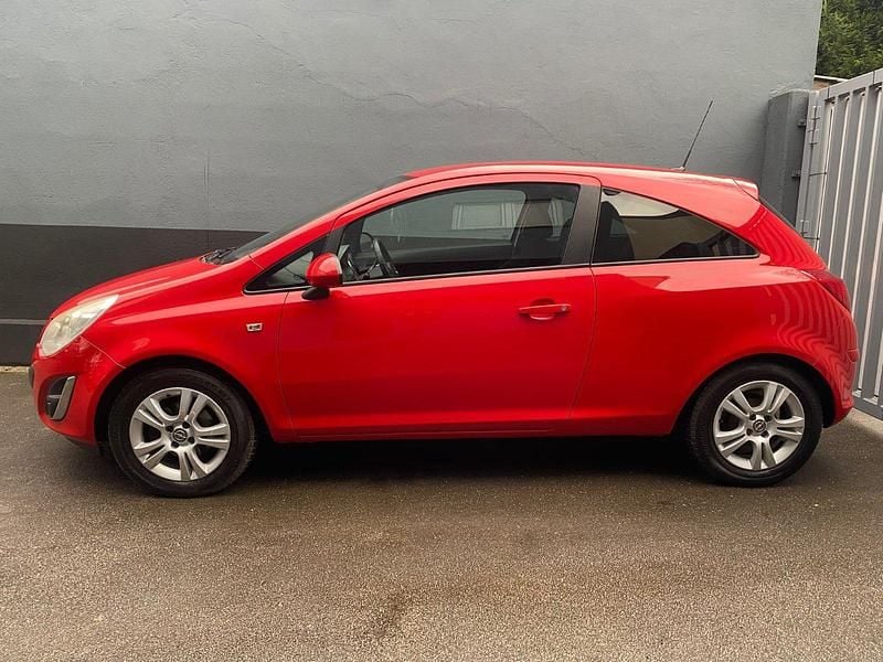 Second-hand Opel Corsa 90 CP (66 kW) 2012 Roșu Hatchback