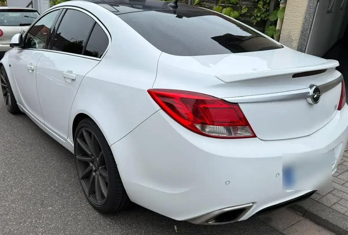 Gebraucht Opel Insignia OPC 325 PS (239 kW) 2009 Weiß Limousine