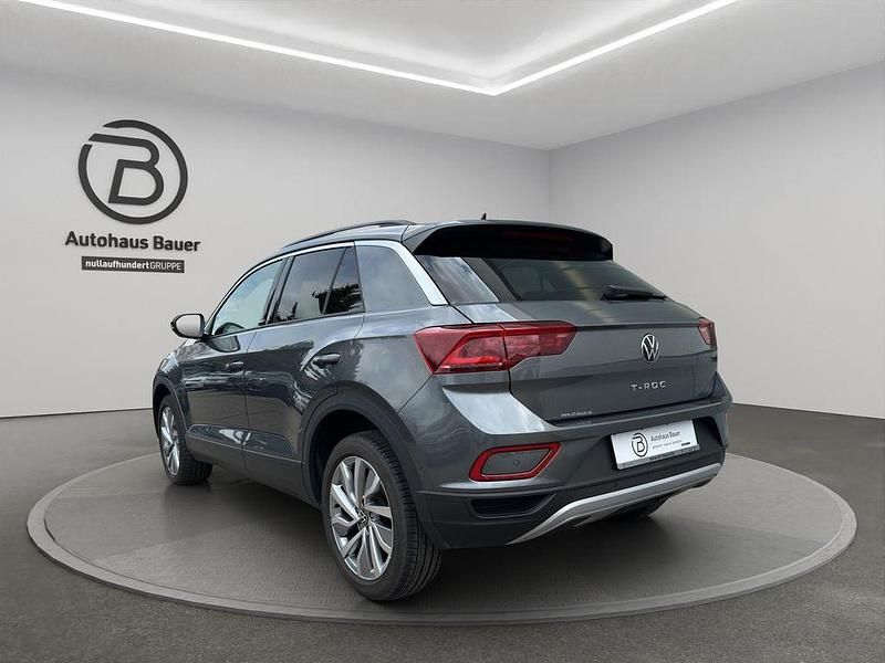 Używany VW T-Roc Move 150 KM (110 kW) 2024 Szary SUV