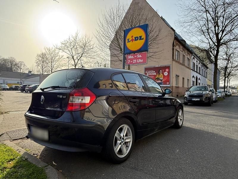 Gebraucht BMW 118 122 PS (89 kW) 2006 Schwarz Kleinwagen