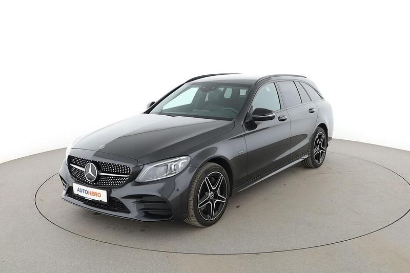 Używany Mercedes C300e AMG line 122 KM (89 kW) 2019 Kombi