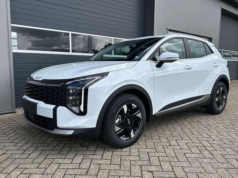 Deluxeweiß metallic Neu 2025 Kia Sportage Vision SUV | 31.940 € (Guter Preis) - Bild 1/4