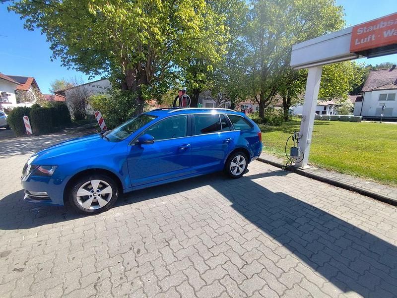 Gebraucht Skoda Octavia Style 150 PS (110 kW) 2019 Blau Kombi