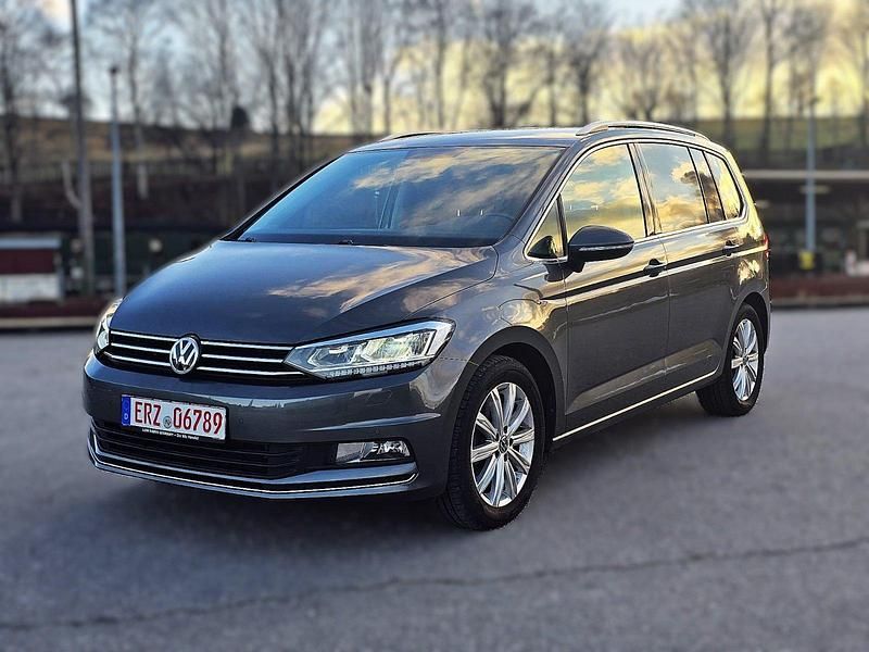 Gebraucht VW Touran Highline 150 PS (110 kW) 2017 Grau Van / Kleinbus