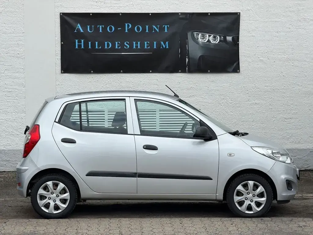 Gebraucht Hyundai i10 Classic 69 PS (50 kW) 2013 Silber Kleinwagen