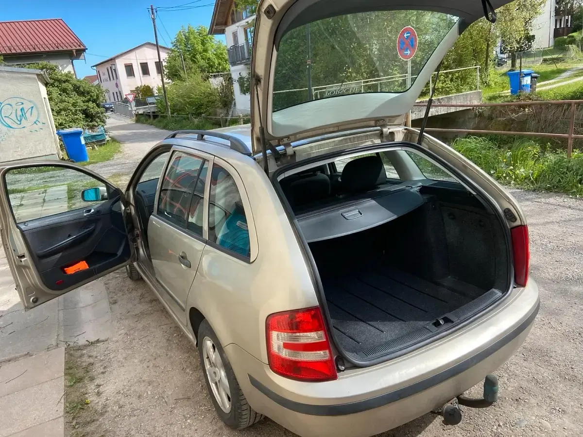 Używany Skoda Fabia 65 KM (47 kW) 2005 Złoty Kombi