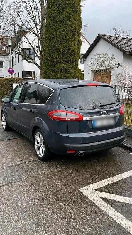 Grau Gebraucht 2011 Ford S-MAX S Van / Kleinbus | 7.700 € (Guter Preis) - Bild 1/4