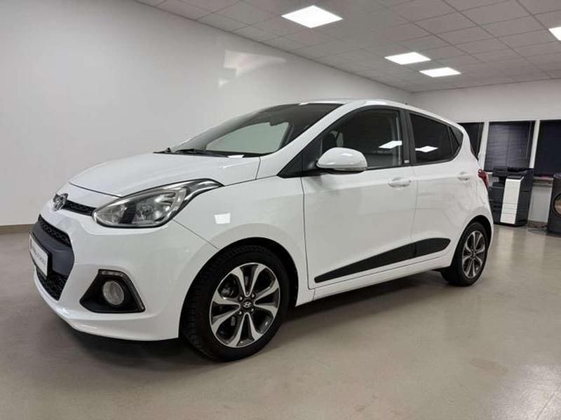 Gebraucht Hyundai i10 Passion 87 PS (63 kW) 2016 Weiß Kleinwagen